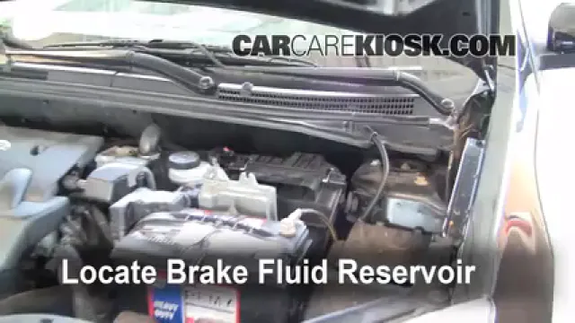 2008 Nissan Sentra S 2.0L 4 Cyl. Liquide de frein Ajouter du liquide
